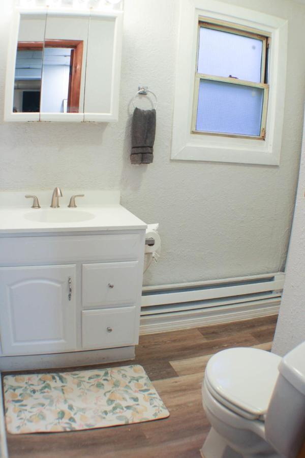 California Ave - 2 Bedroom - Home Away From Home! Питсбърг Екстериор снимка