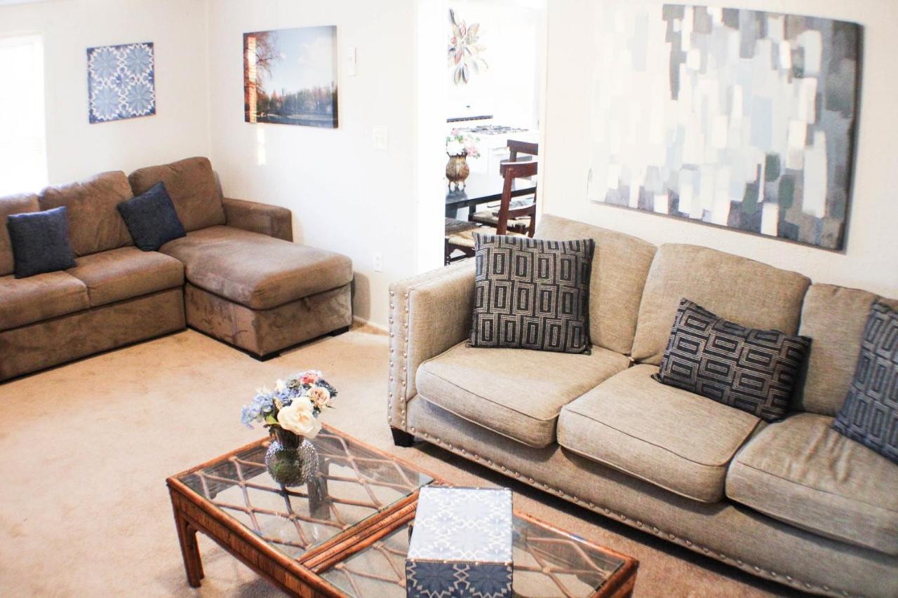 California Ave - 2 Bedroom - Home Away From Home! Питсбърг Екстериор снимка