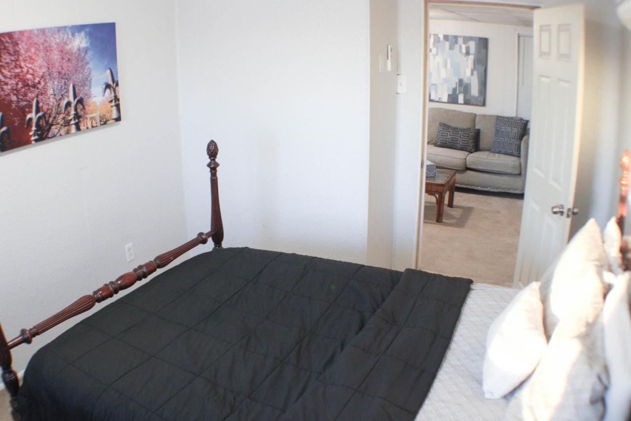 California Ave - 2 Bedroom - Home Away From Home! Питсбърг Екстериор снимка
