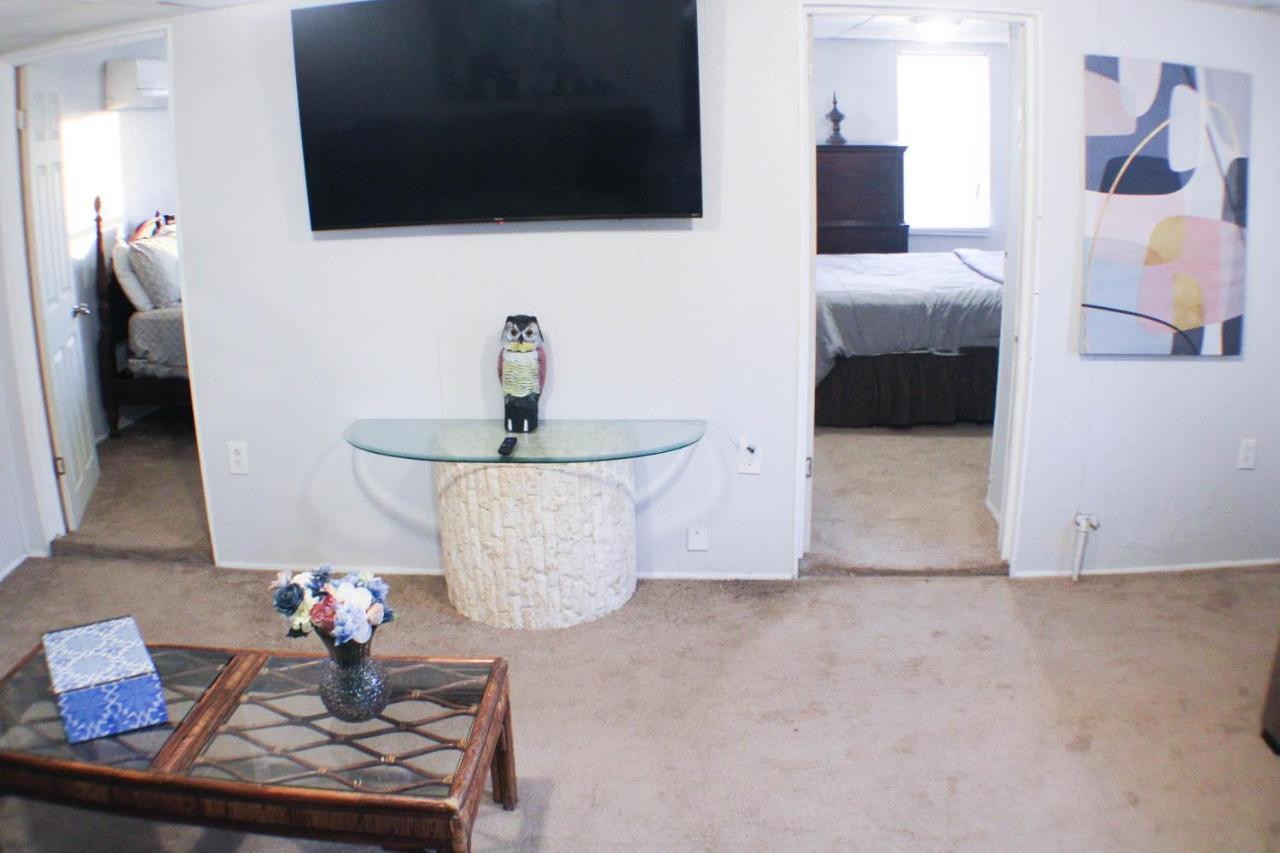 California Ave - 2 Bedroom - Home Away From Home! Питсбърг Екстериор снимка
