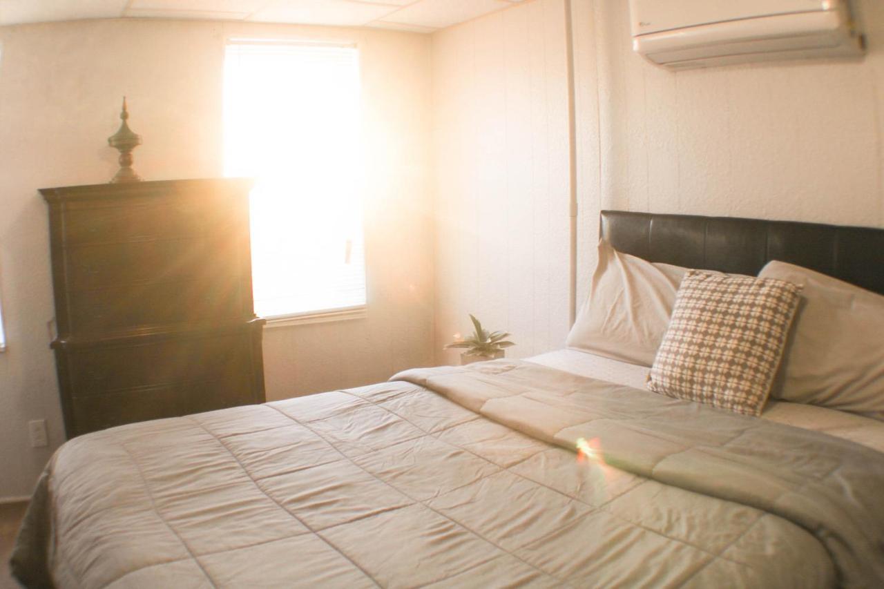 California Ave - 2 Bedroom - Home Away From Home! Питсбърг Екстериор снимка