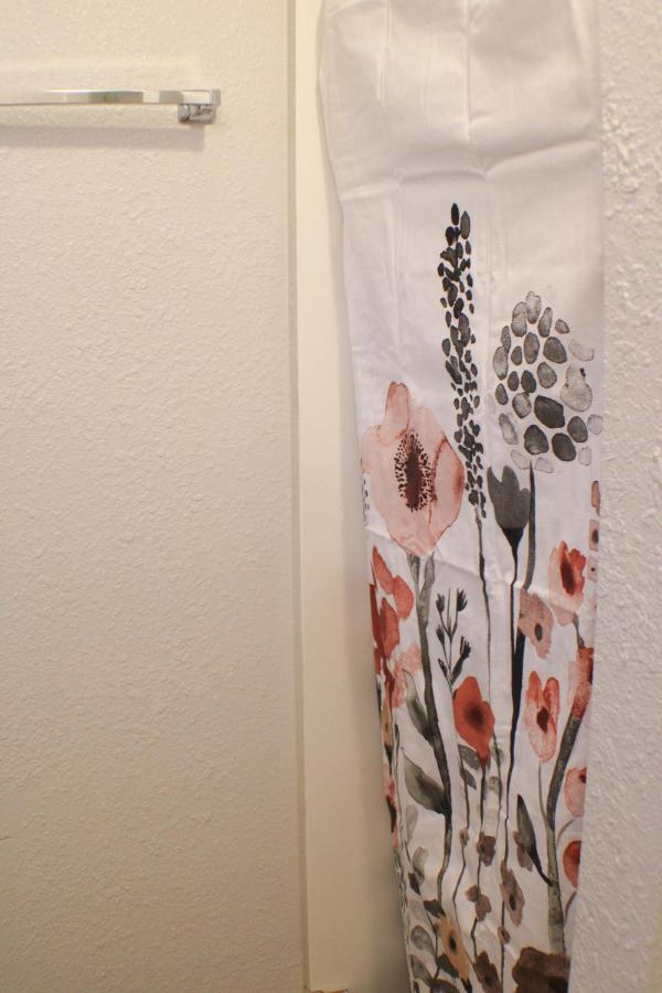 California Ave - 2 Bedroom - Home Away From Home! Питсбърг Екстериор снимка