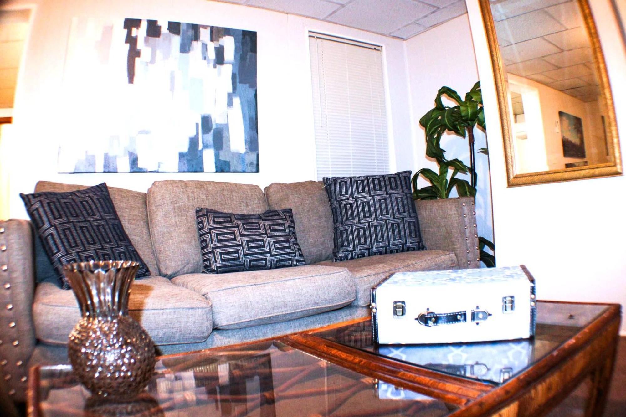 California Ave - 2 Bedroom - Home Away From Home! Питсбърг Екстериор снимка